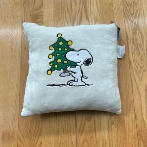 NWT Peanuts Snoopy With Tree Berkshire Home Decor Christmas Pillow